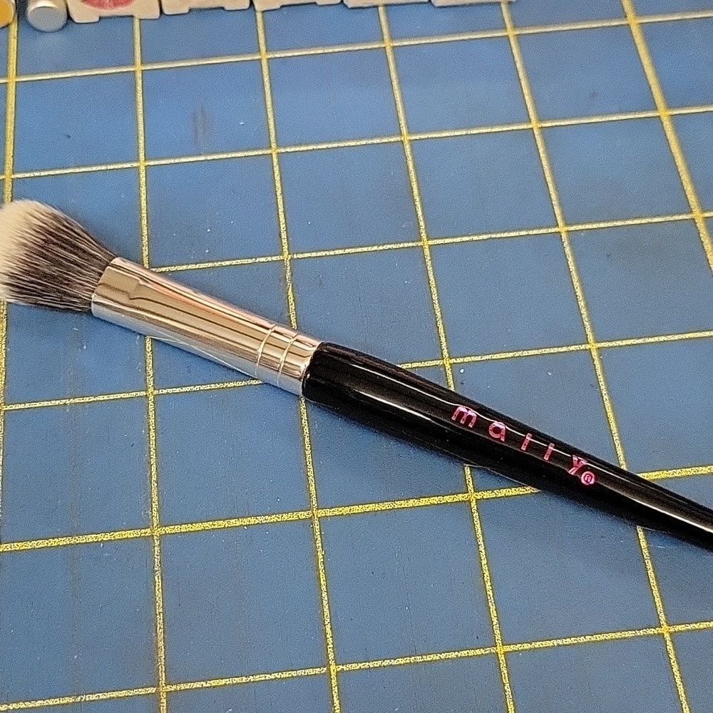 Mally Brush with Handle 5" NEW